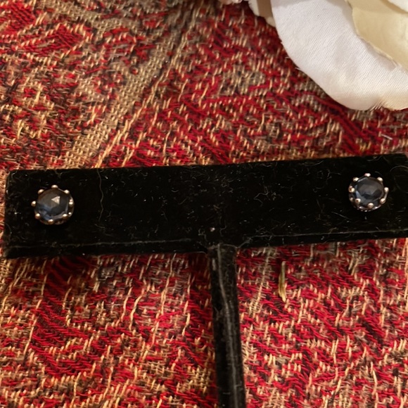 Swarovski sapphire-crystal stud earrings - Picture 4 of 6